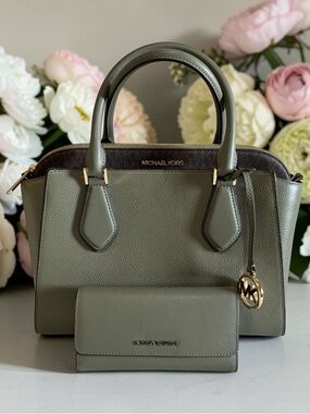 New Michael Kors Olive Green Daria Pebbled Leather Satchel with Matching Wallet